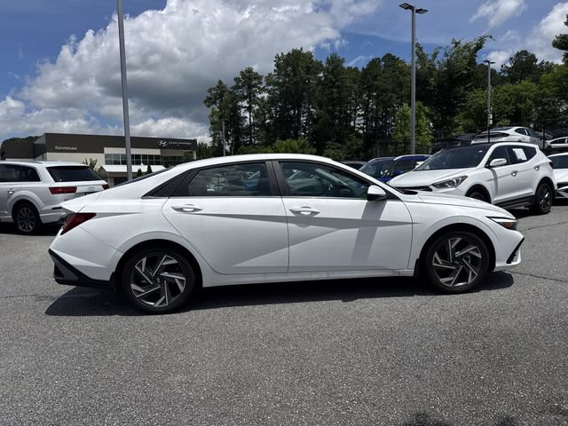Certified 2025 Hyundai Elantra Limited FWD image 8
