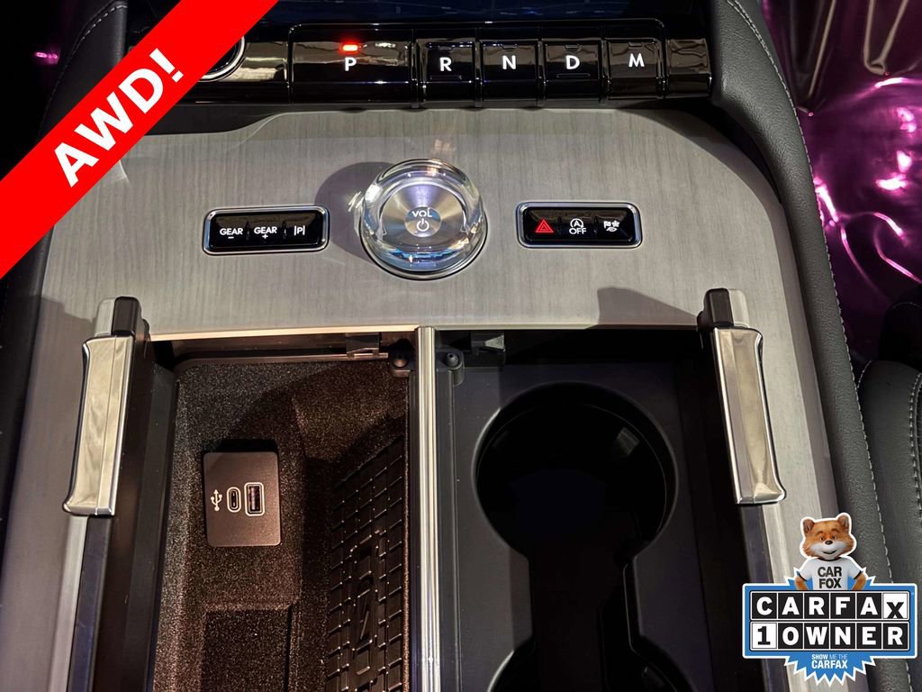 Used 2025 Lincoln Navigator Reserve image 12