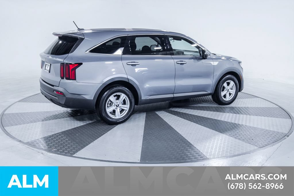 Used 2023 Kia Sorento LX FWD image 10