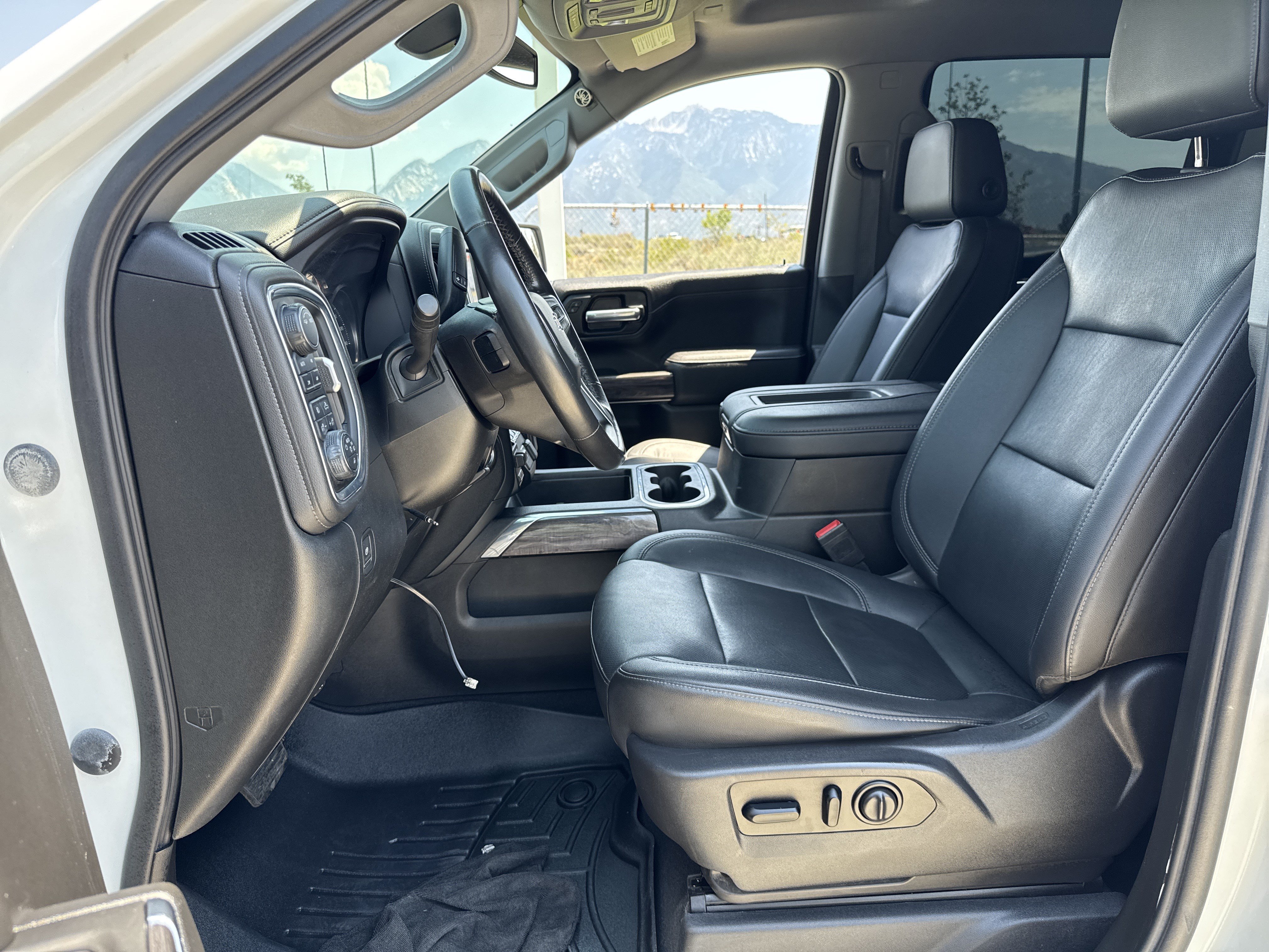 Used 2021 Chevrolet Silverado 1500 LTZ AWD/4WD image 19