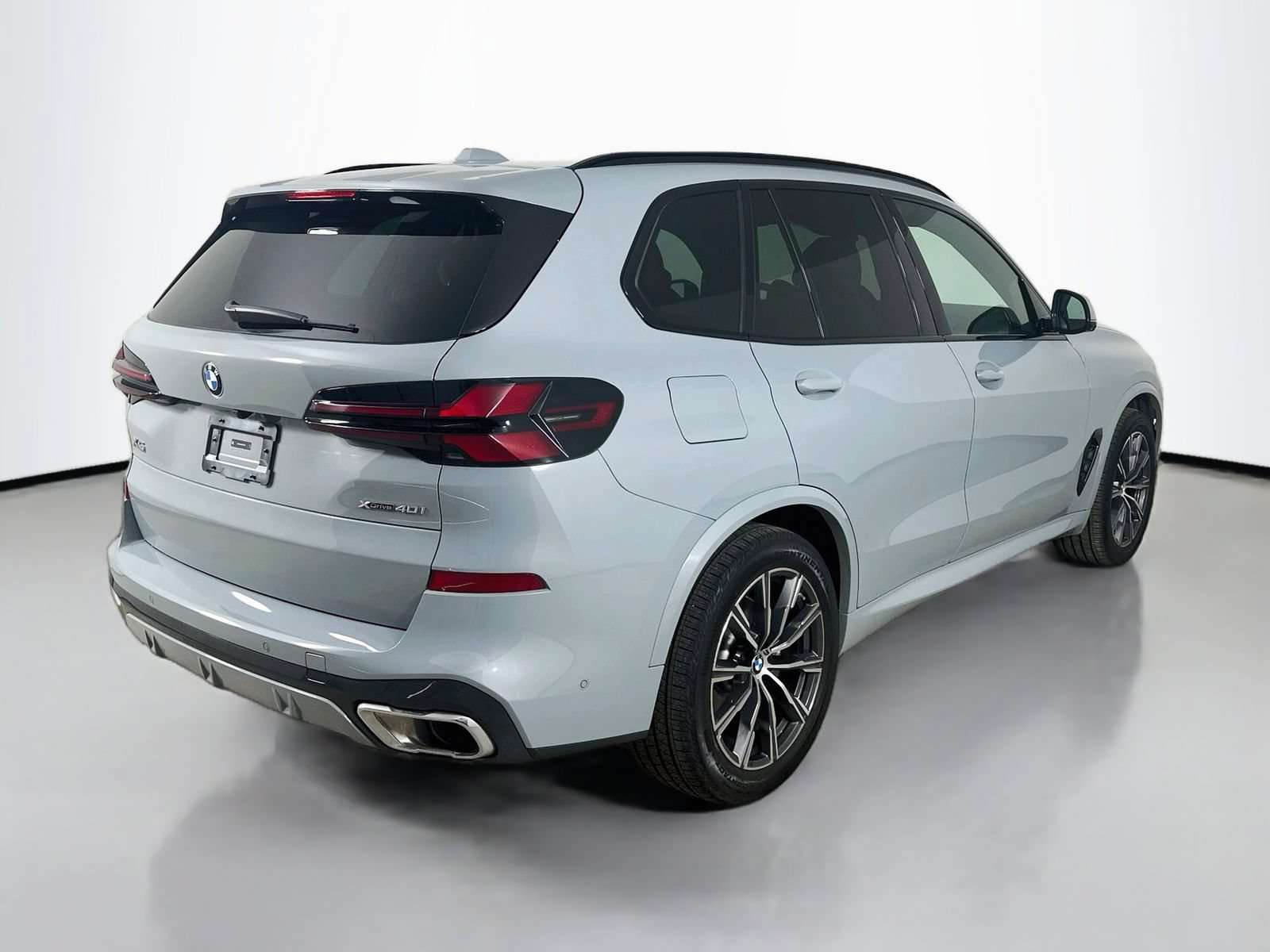 Used 2026 BMW X5 xDrive40i w/ M Sport Package AWD/4WD image 5