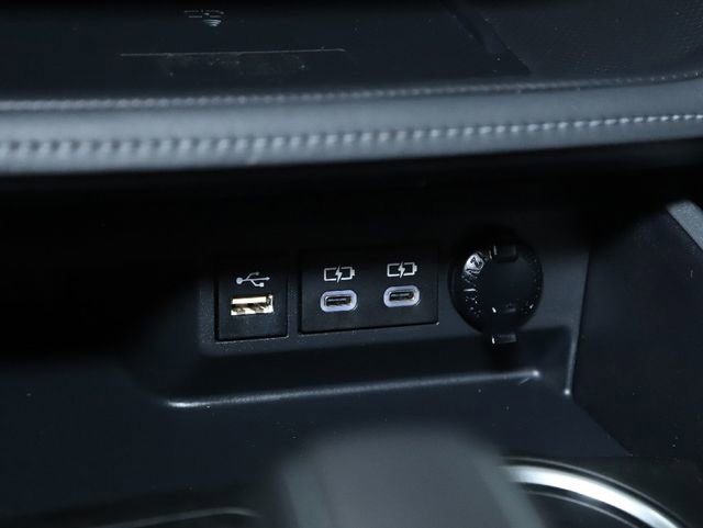 Used 2023 Toyota Highlander Limited image 43