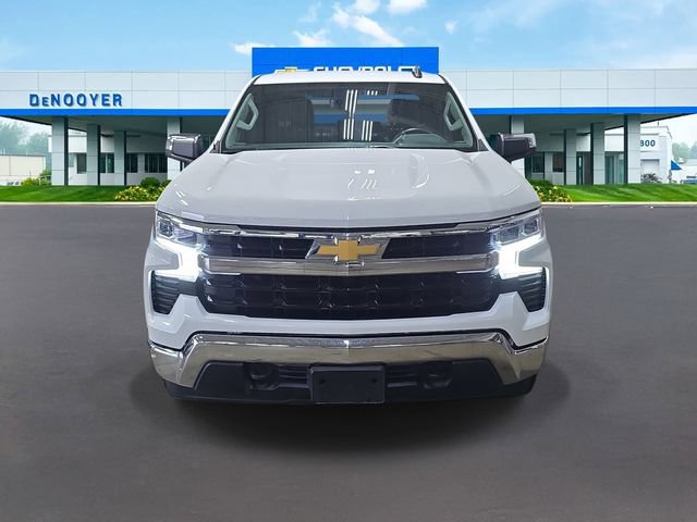 Used 2025 Chevrolet Silverado 1500 LT AWD/4WD image 4