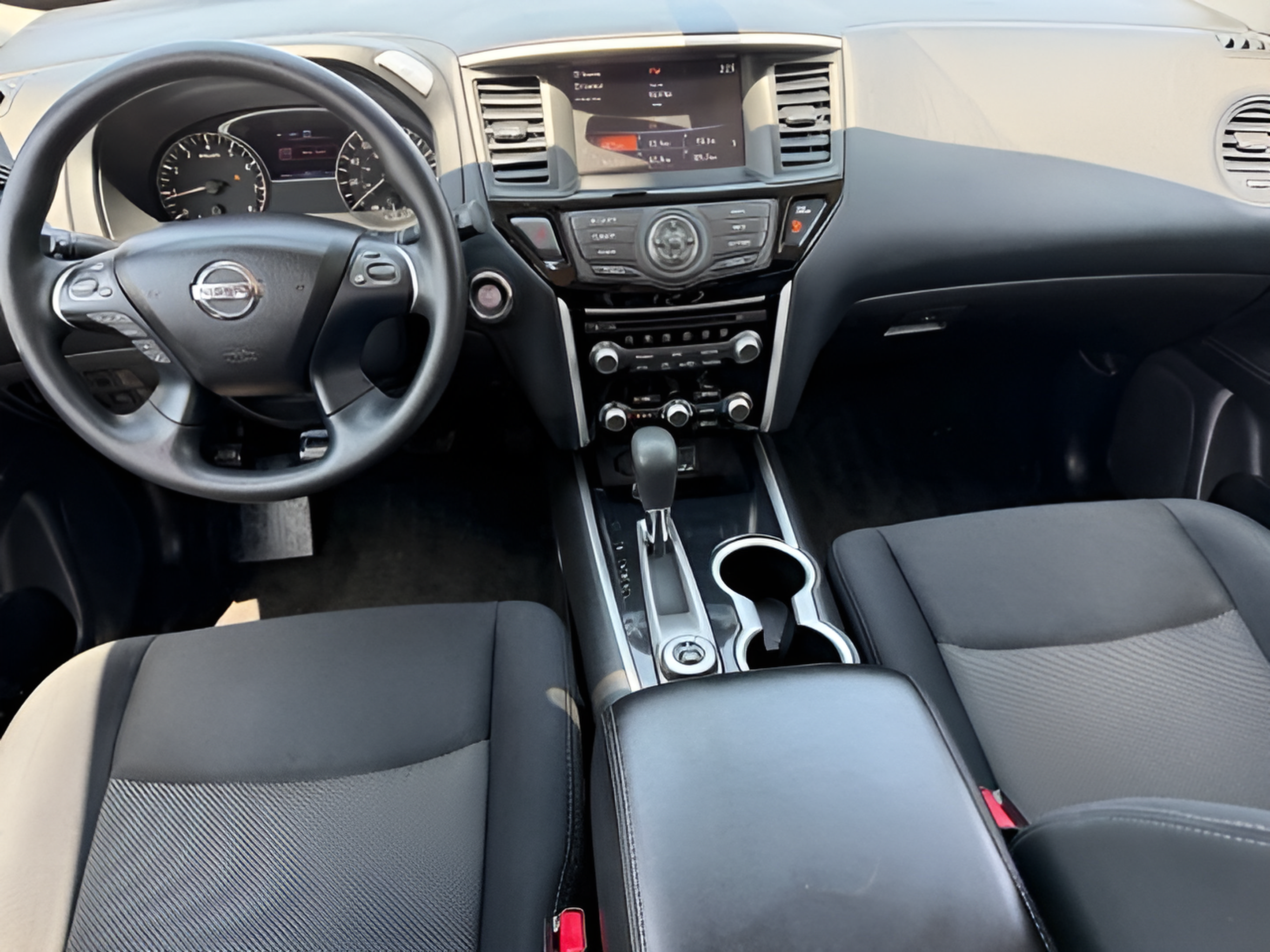 Used 2018 Nissan Pathfinder S AWD/4WD image 10