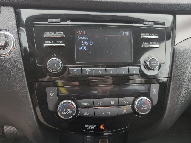 Used 2016 Nissan Rogue SV image 22