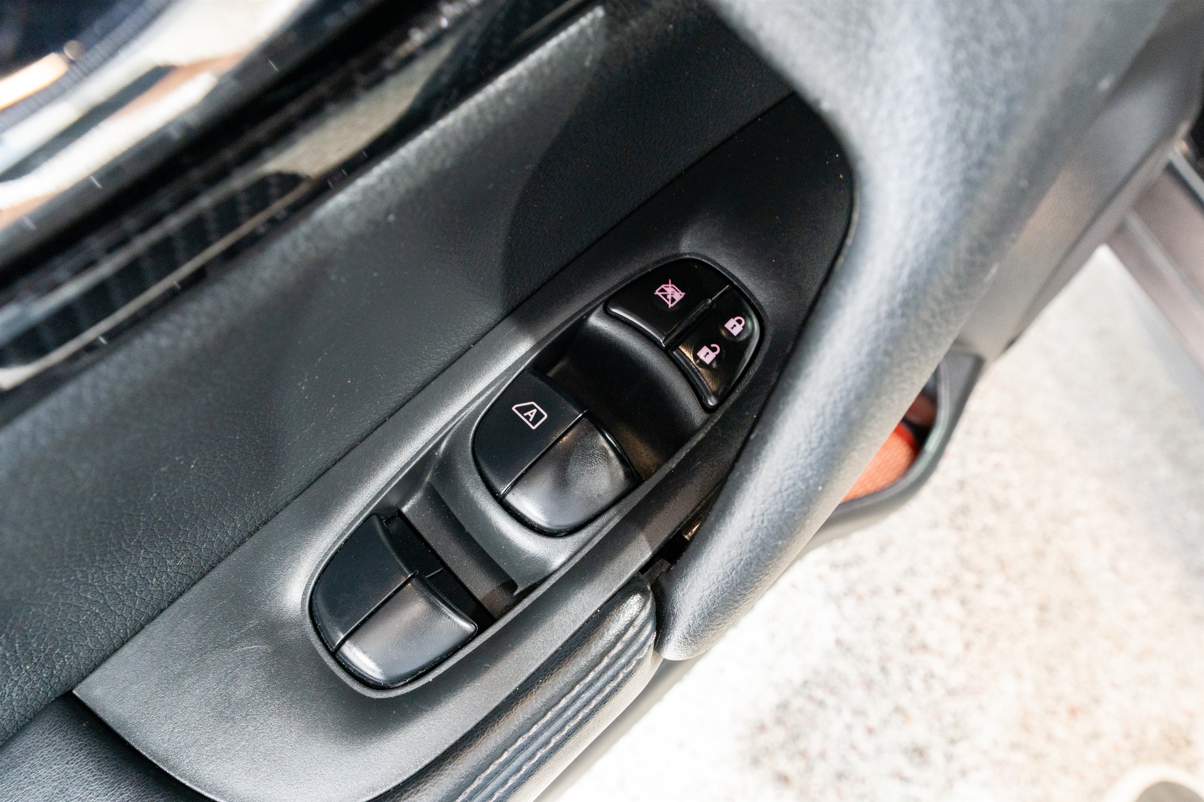 Used 2019 Nissan Rogue SL FWD image 14