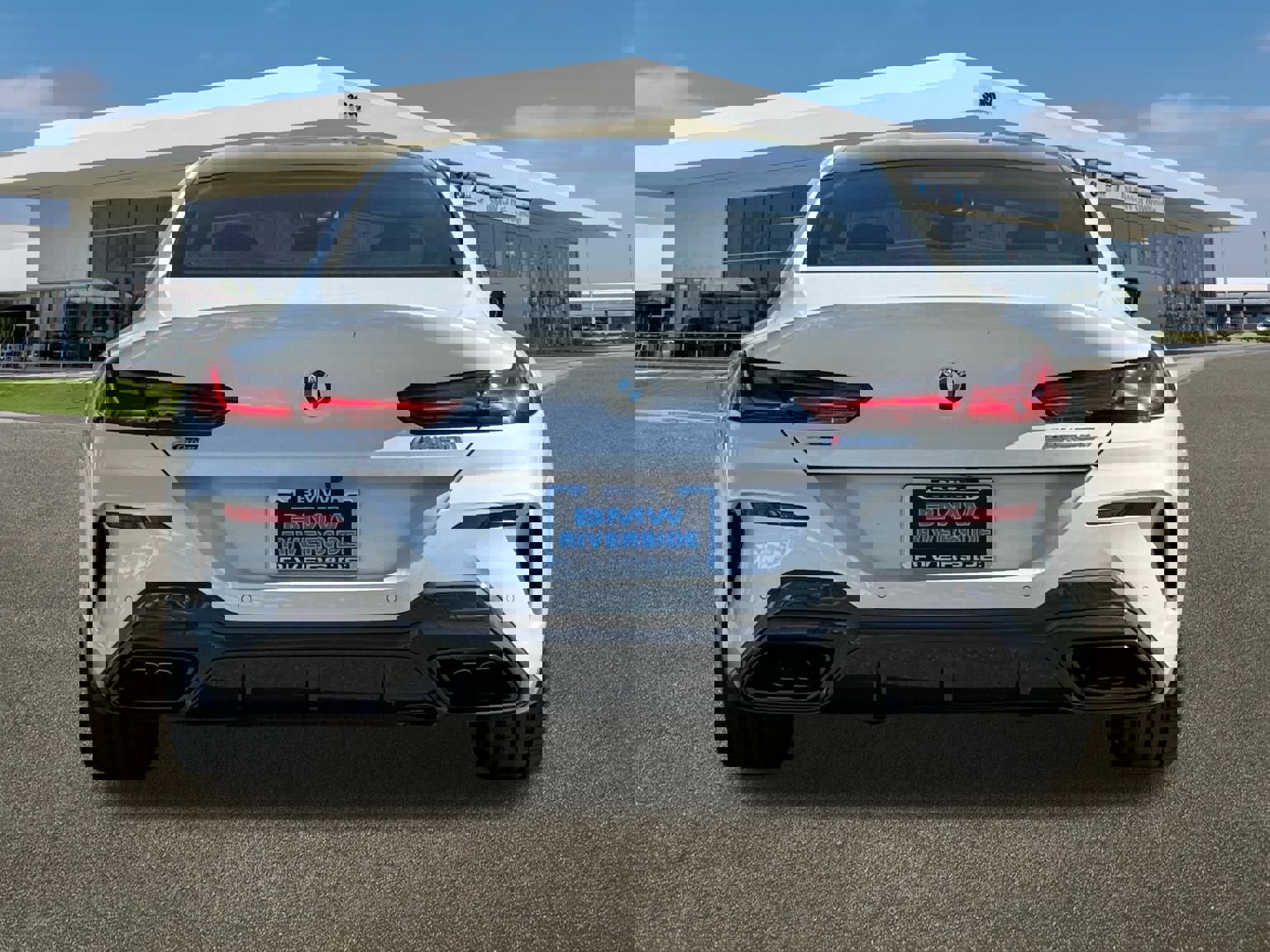 New 2026 BMW M850i xDrive w/ M Carbon Exterior Package image 9