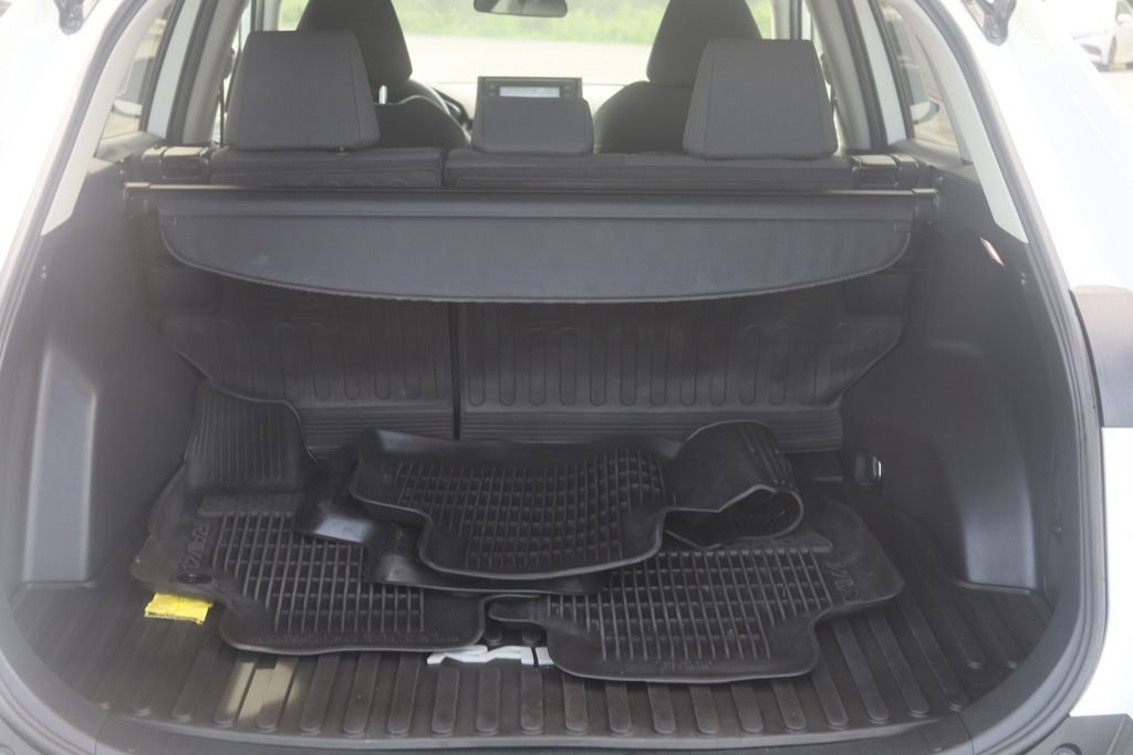 Used 2022 Toyota RAV4 LE AWD/4WD image 24
