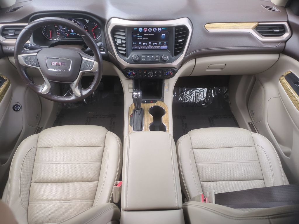 Used 2019 GMC Acadia Denali w/ Technology Package FWD image 17
