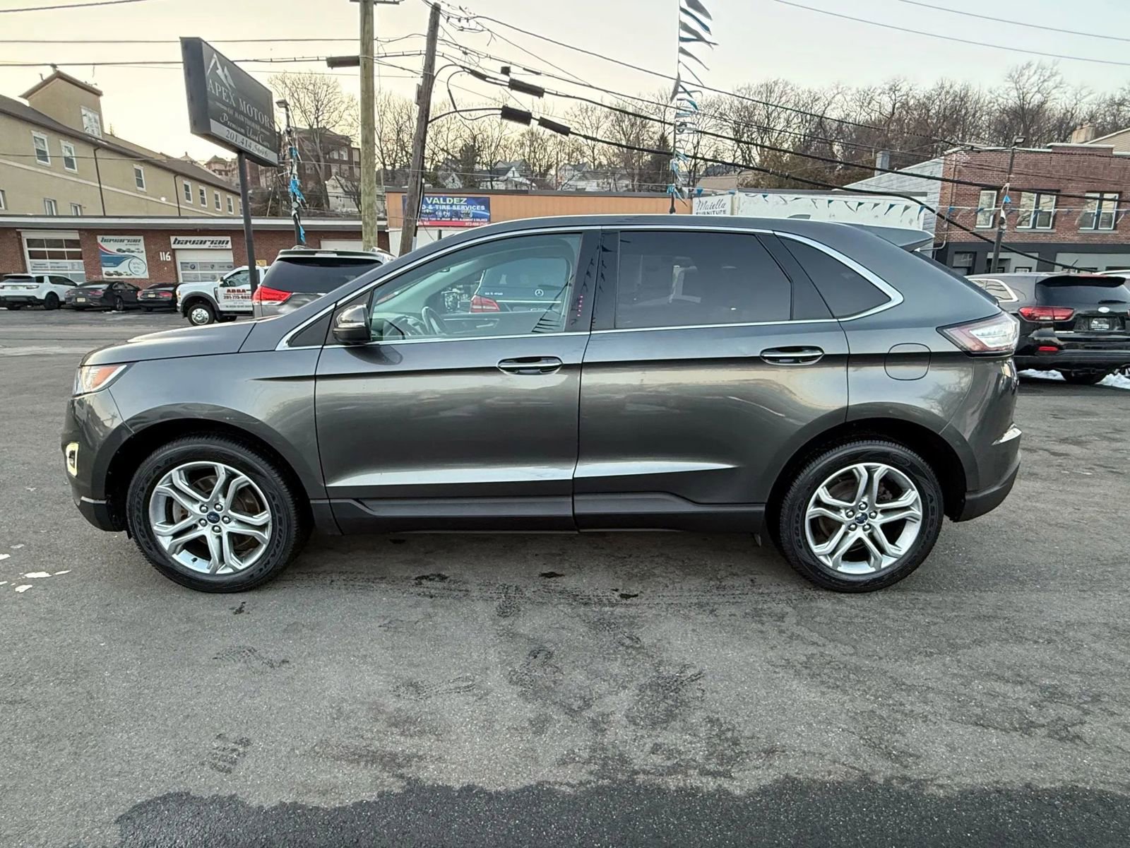 Used 2015 Ford Edge Titanium image 4