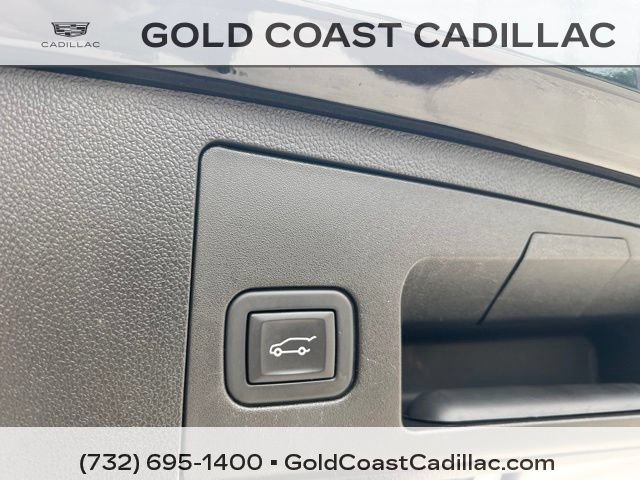 Used 2024 Cadillac XT4 Luxury w/ Cold Weather Package FWD image 14