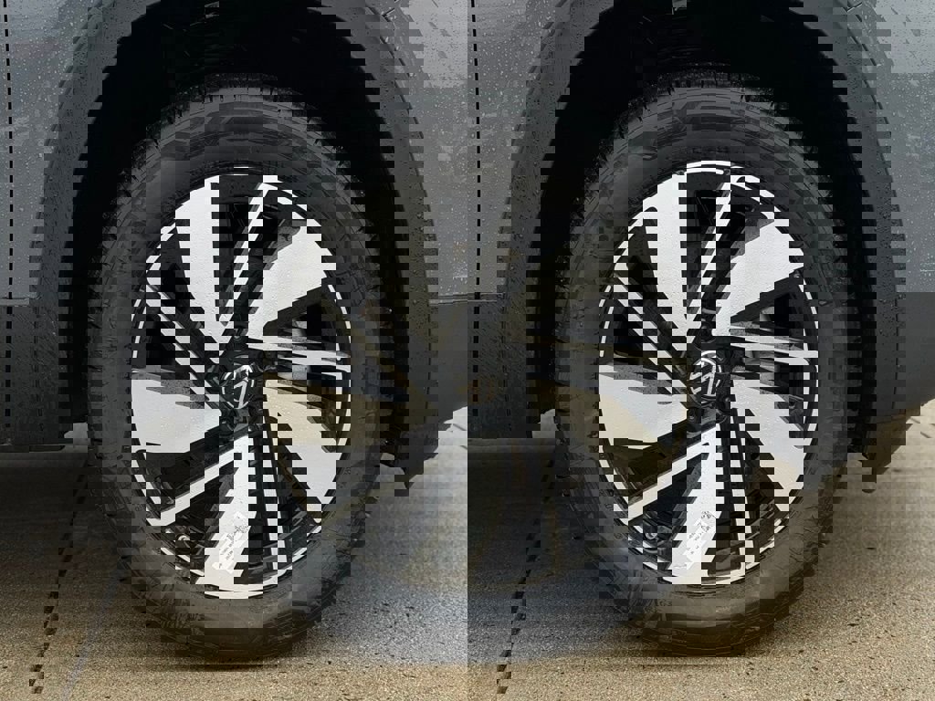 New 2026 Volkswagen Atlas SE image 9