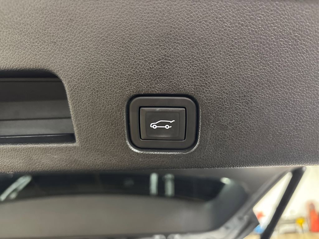 Used 2024 GMC Acadia Elevation w/ Trailering Package image 15