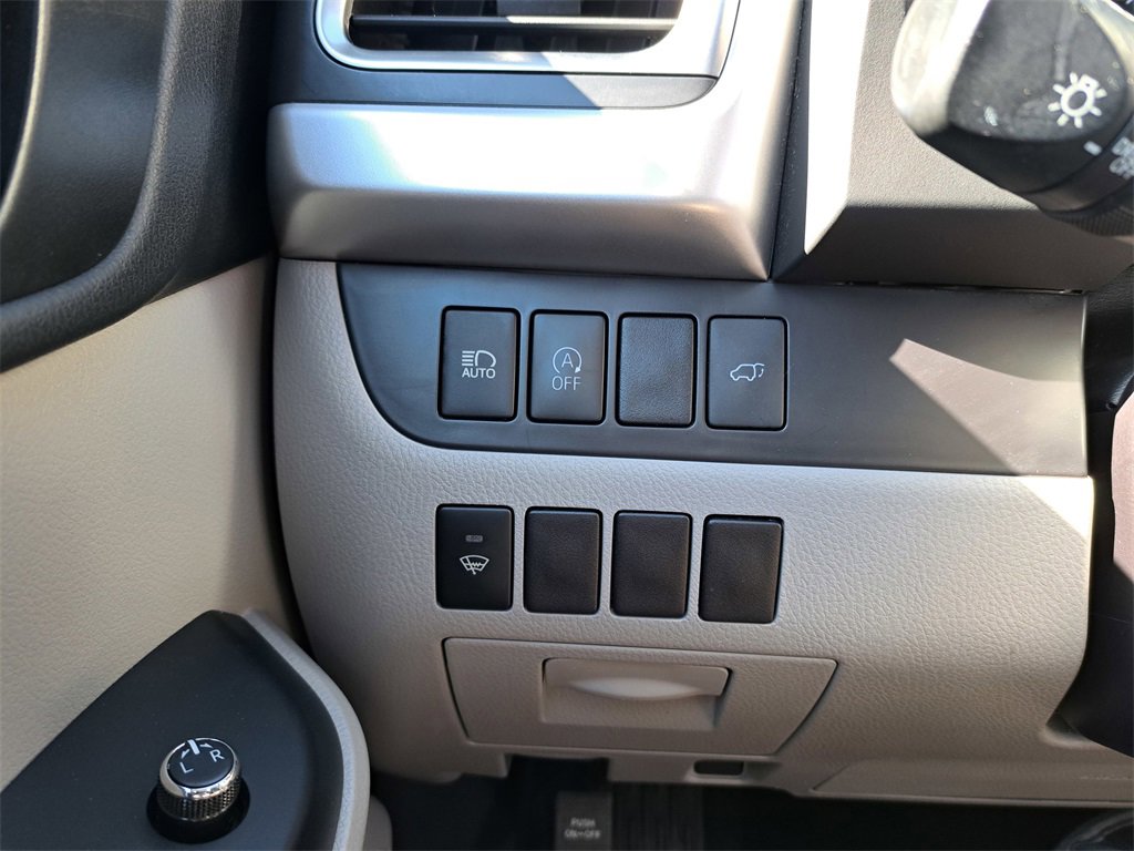 Used 2019 Toyota Highlander XLE image 22