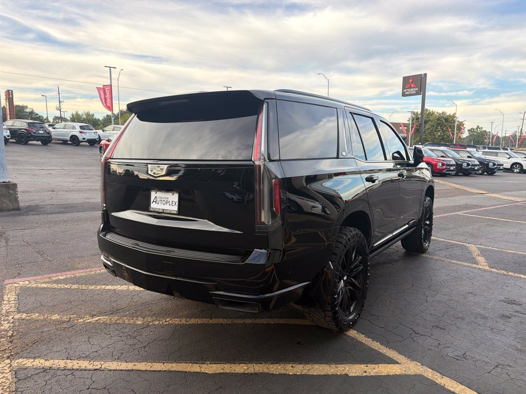 Used 2021 Cadillac Escalade Sport w/ Driver Assist Tech Package AWD/4WD image 4