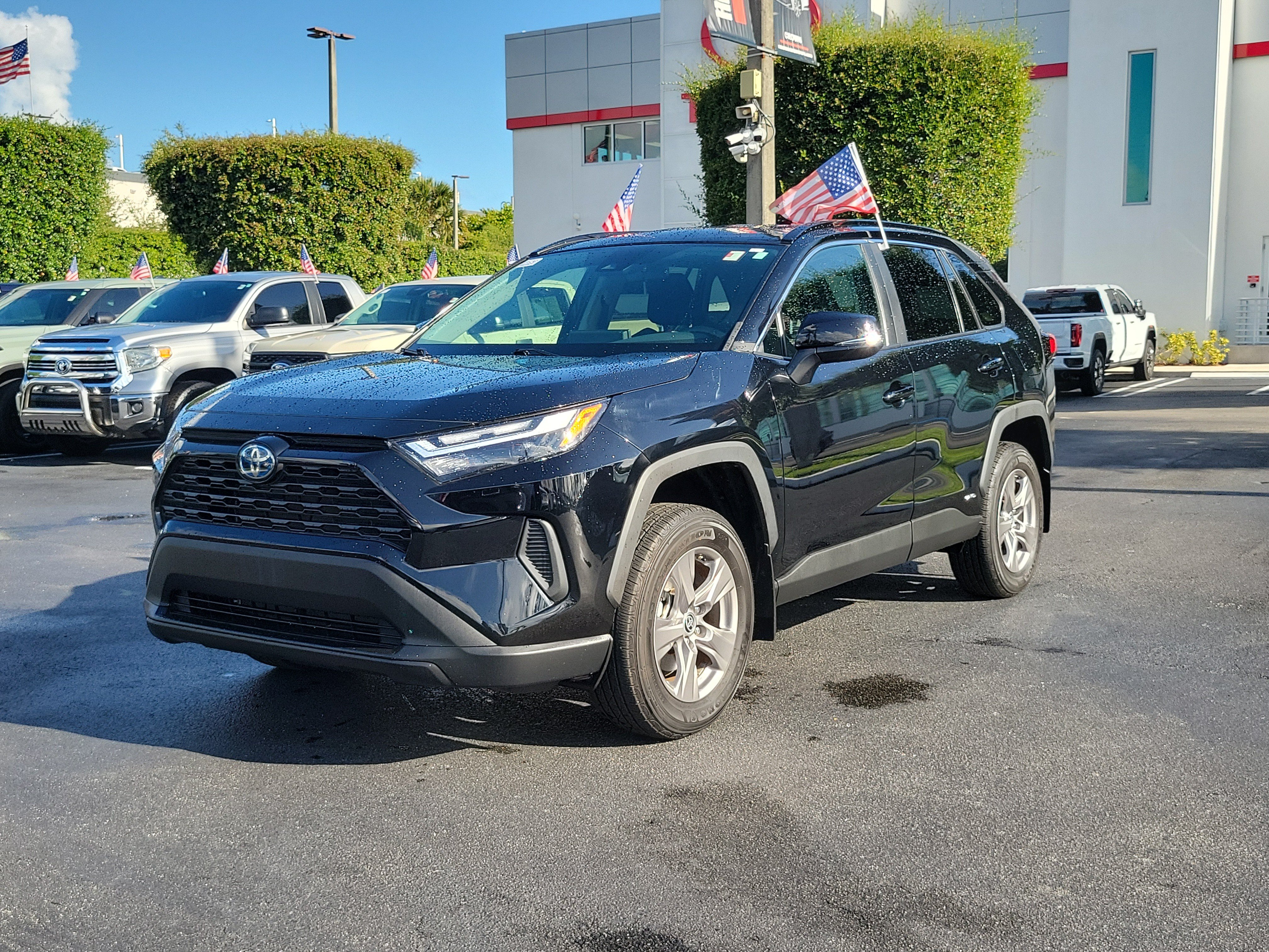 Used 2023 Toyota RAV4 LE AWD/4WD image 6