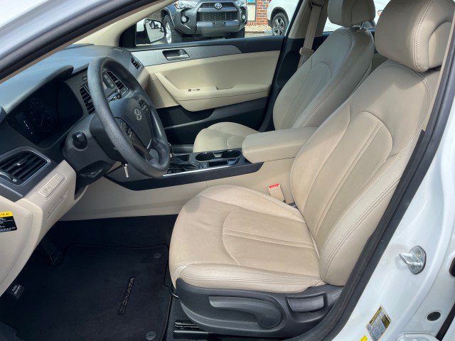Used 2015 Hyundai Sonata SE FWD image 12