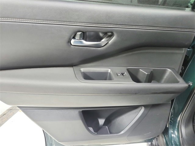 Used 2024 Nissan Pathfinder Platinum w/ Lighting Package (N93) image 38