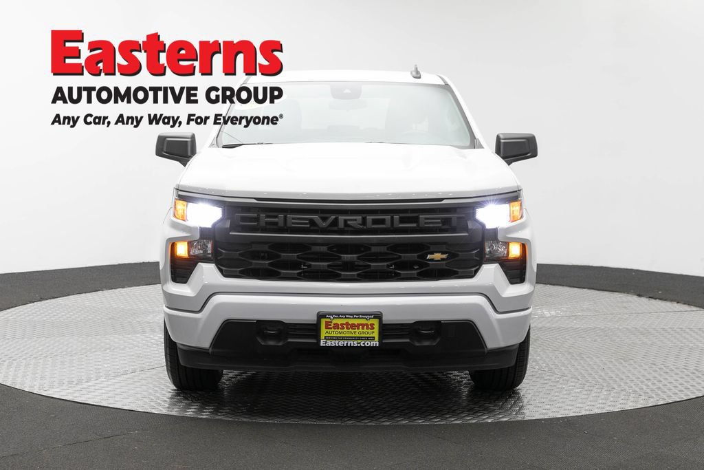 Used 2023 Chevrolet Silverado 1500 Custom RWD image 2