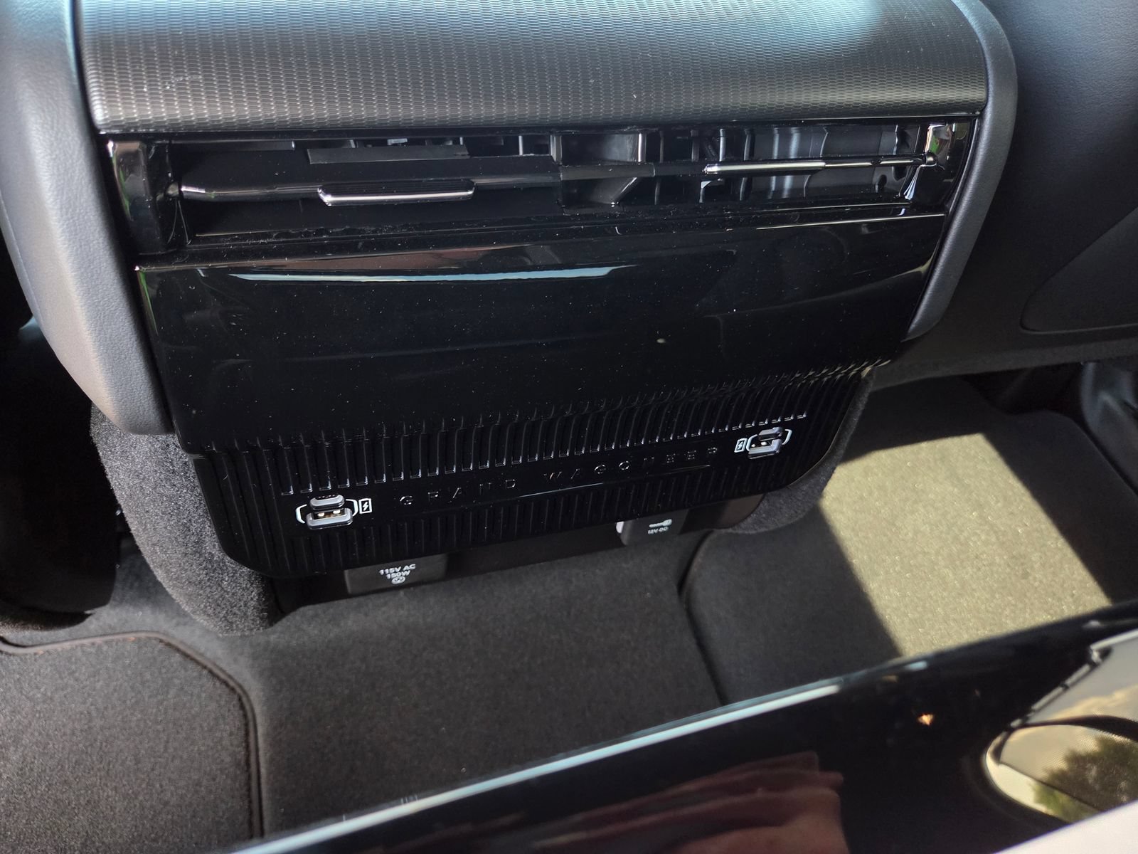 New 2026 Jeep Grand Wagoneer L Summit AWD/4WD image 24