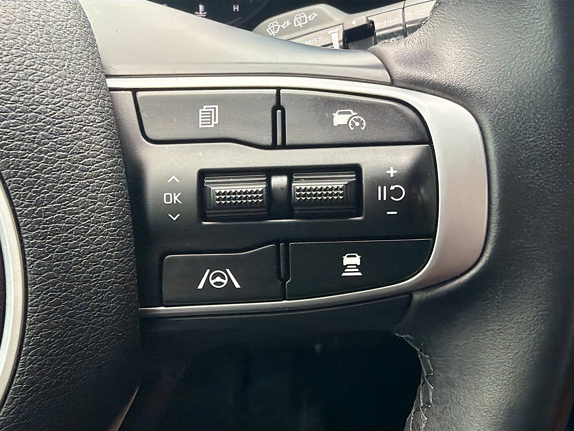 Used 2023 Kia Sportage SX image 39