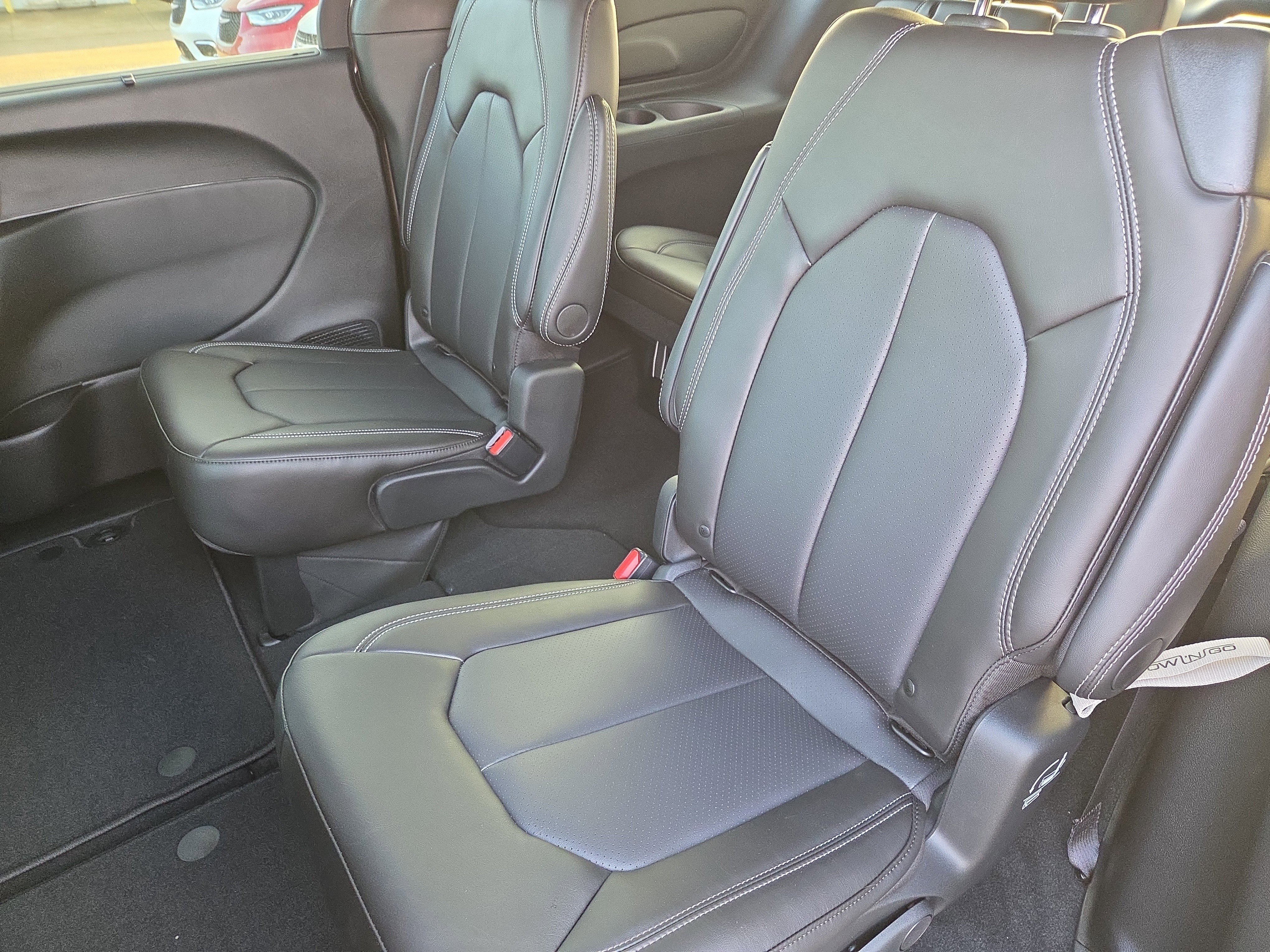New 2026 Chrysler Pacifica Select FWD image 6