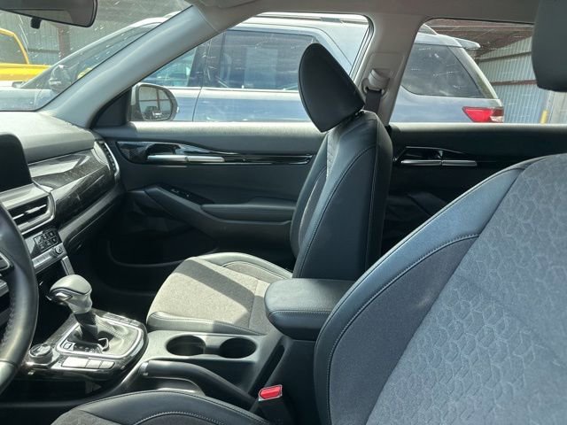 Used 2025 Kia Seltos S FWD image 4