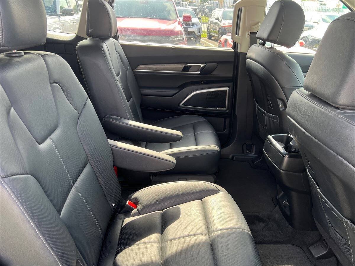 Used 2022 Kia Telluride EX w/ EX Premium Package FWD image 9