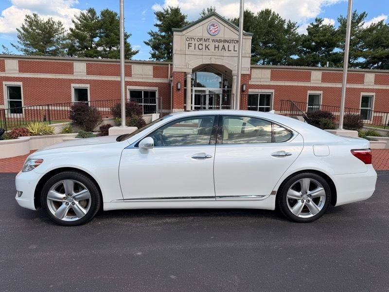 Used 2010 Lexus LS 460 RWD image 9