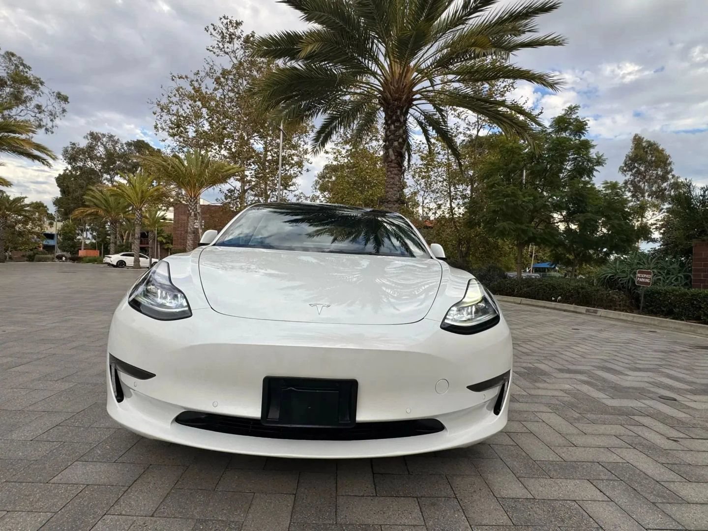 Used 2023 Tesla Model 3 Standard Range RWD image 3