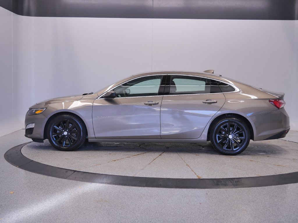 Used 2020 Chevrolet Malibu LT FWD image 2
