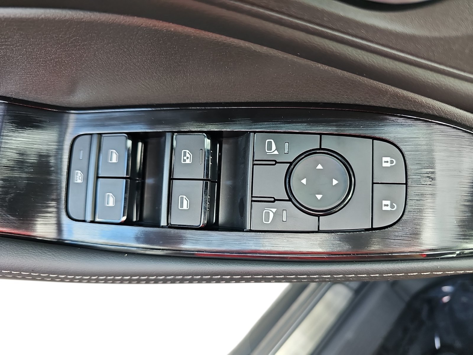New 2027 Nissan Rogue Dark Armor FWD image 27