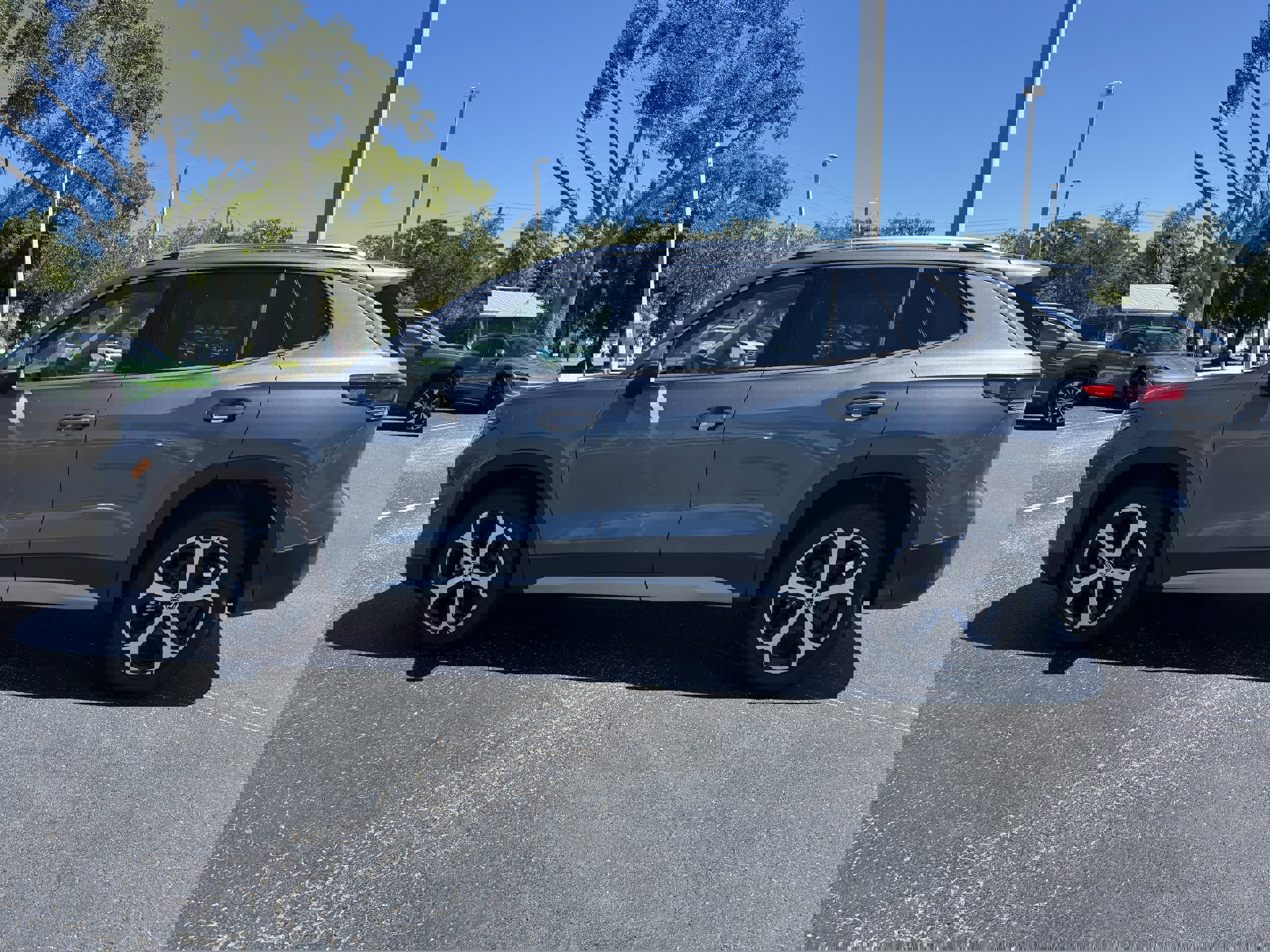 New 2025 Volkswagen Tiguan SE image 6