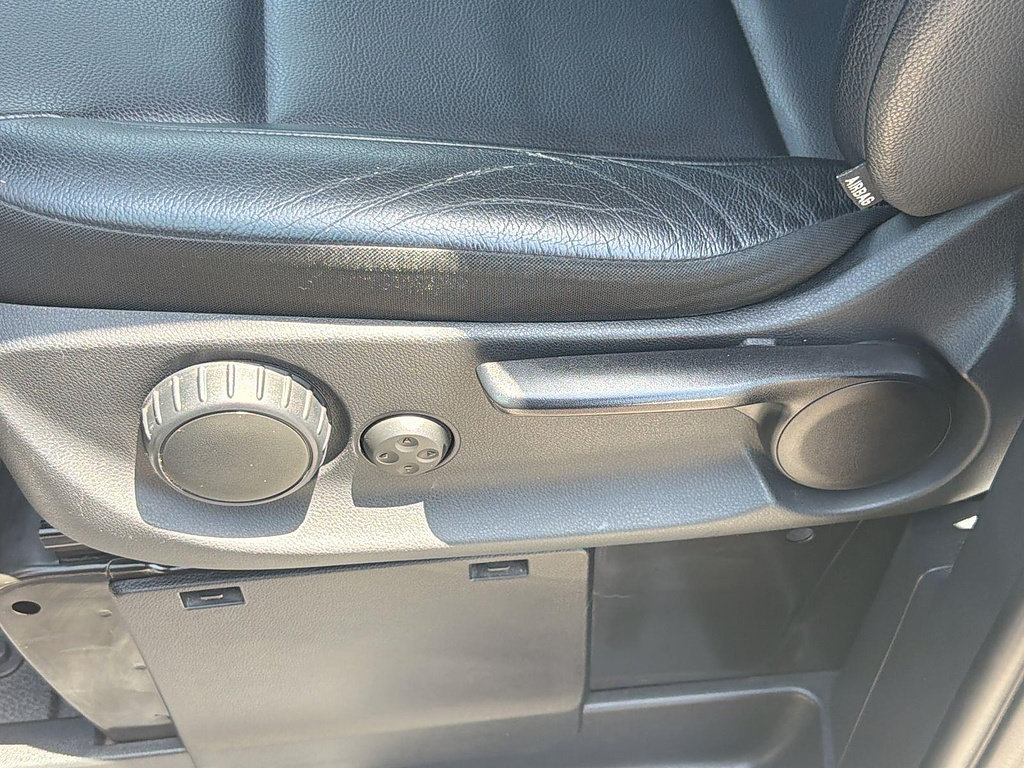 Used 2018 Mercedes-Benz Metris Passenger image 18