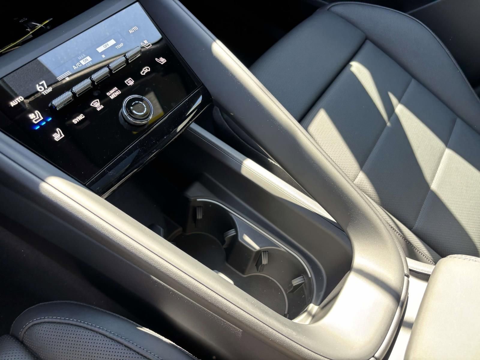 New 2026 Porsche Macan 4 Electric image 34