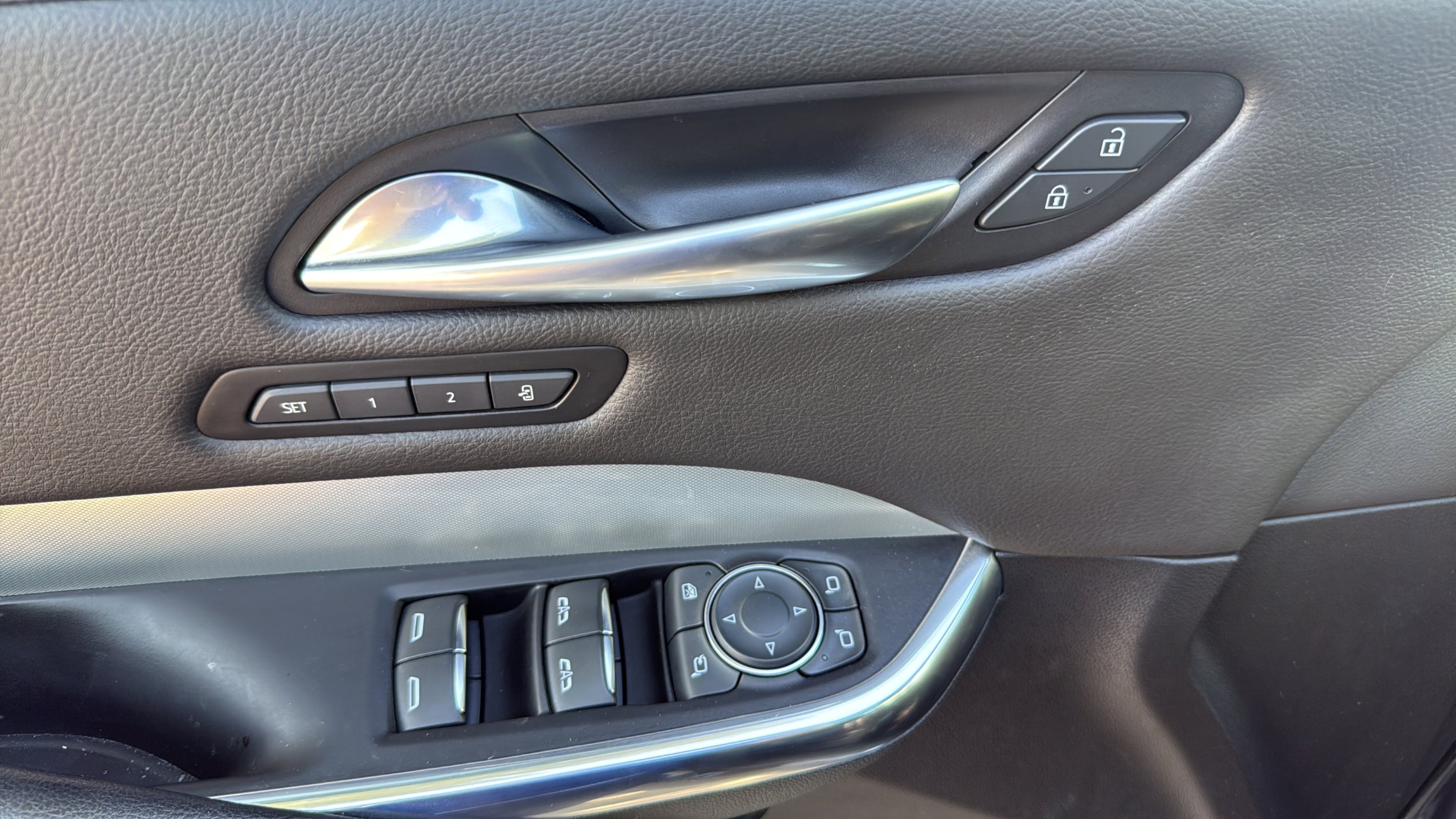 Used 2022 Cadillac XT4 Premium Luxury w/ Enhanced Visibility Package FWD image 13