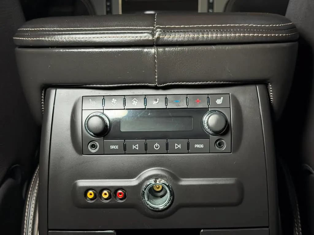 Used 2013 Cadillac Escalade ESV Platinum AWD/4WD image 28