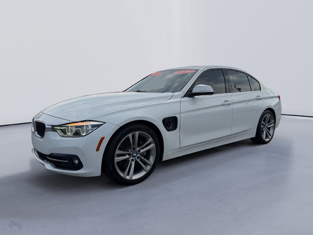 Used 2018 BMW 330e w/ Premium Package RWD image 7