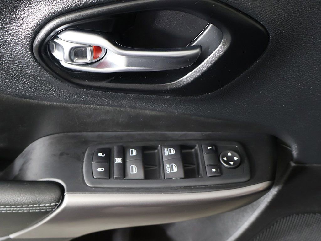 Used 2021 Jeep Cherokee Latitude image 29