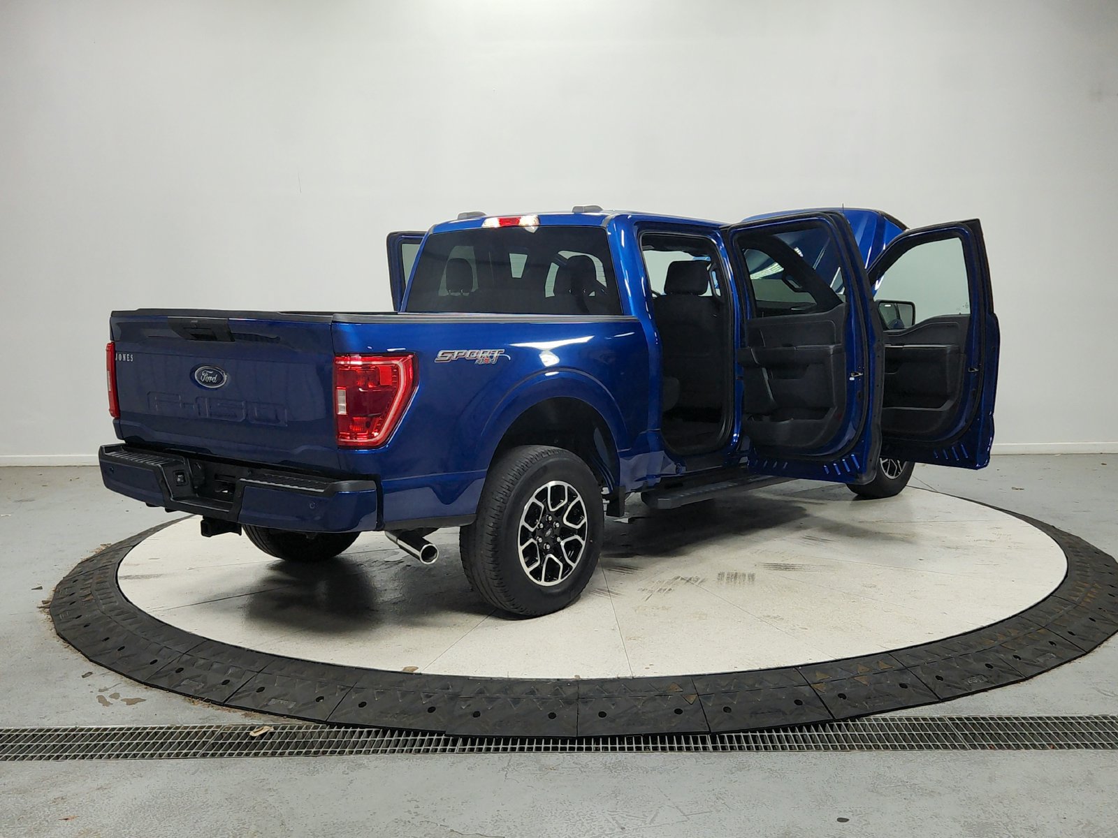 Used 2022 Ford F150 XLT w/ Equipment Group 301A Mid AWD/4WD image 16