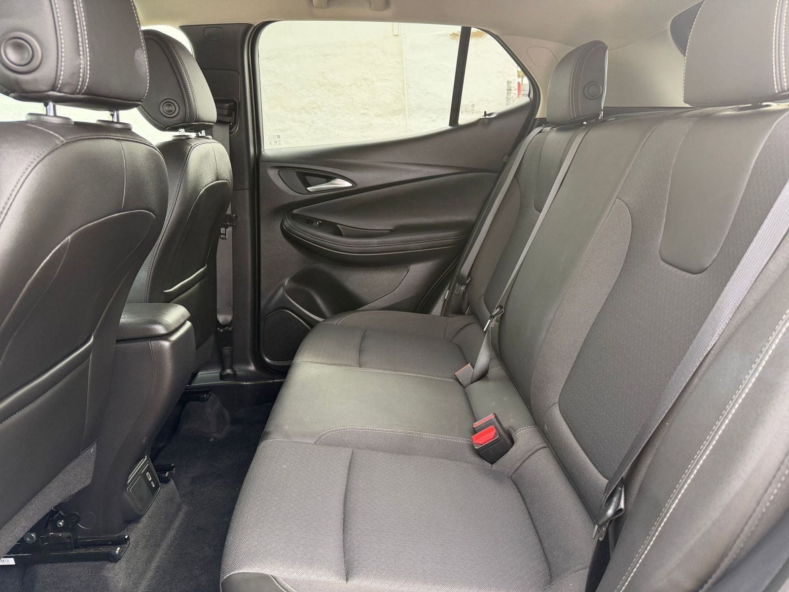 Used 2025 Buick Encore GX Preferred image 23