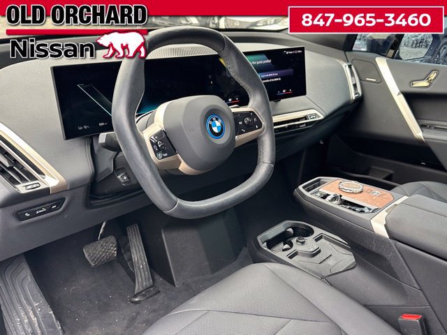 Used 2023 BMW iX xDrive50 w/ Ultimate Package 2 AWD/4WD image 18
