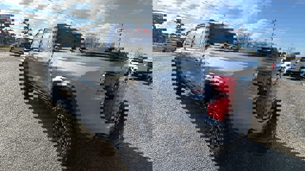 Certified 2024 Chevrolet Colorado ZR2 w/ ZR2 Convenience Package III image 7