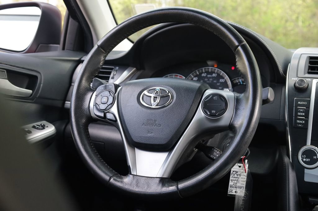 Used 2012 Toyota Camry SE image 5