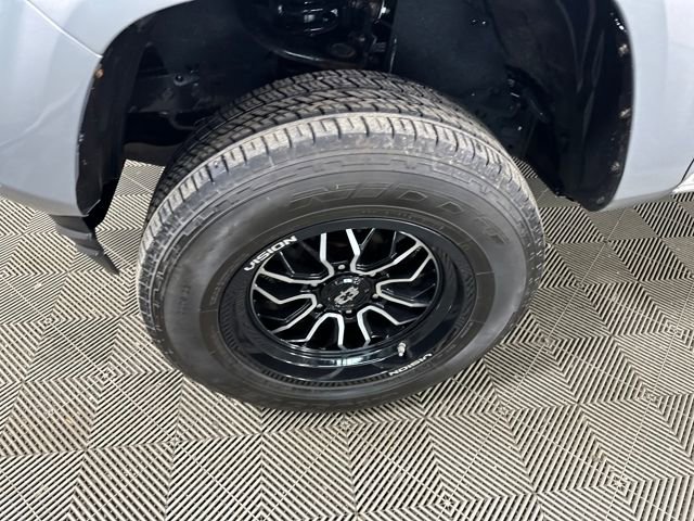 Used 2016 Toyota Tacoma SR5 image 9