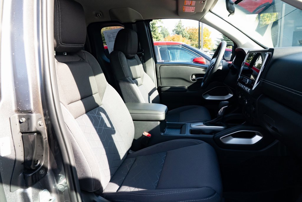 Used 2025 Nissan Frontier SV image 20