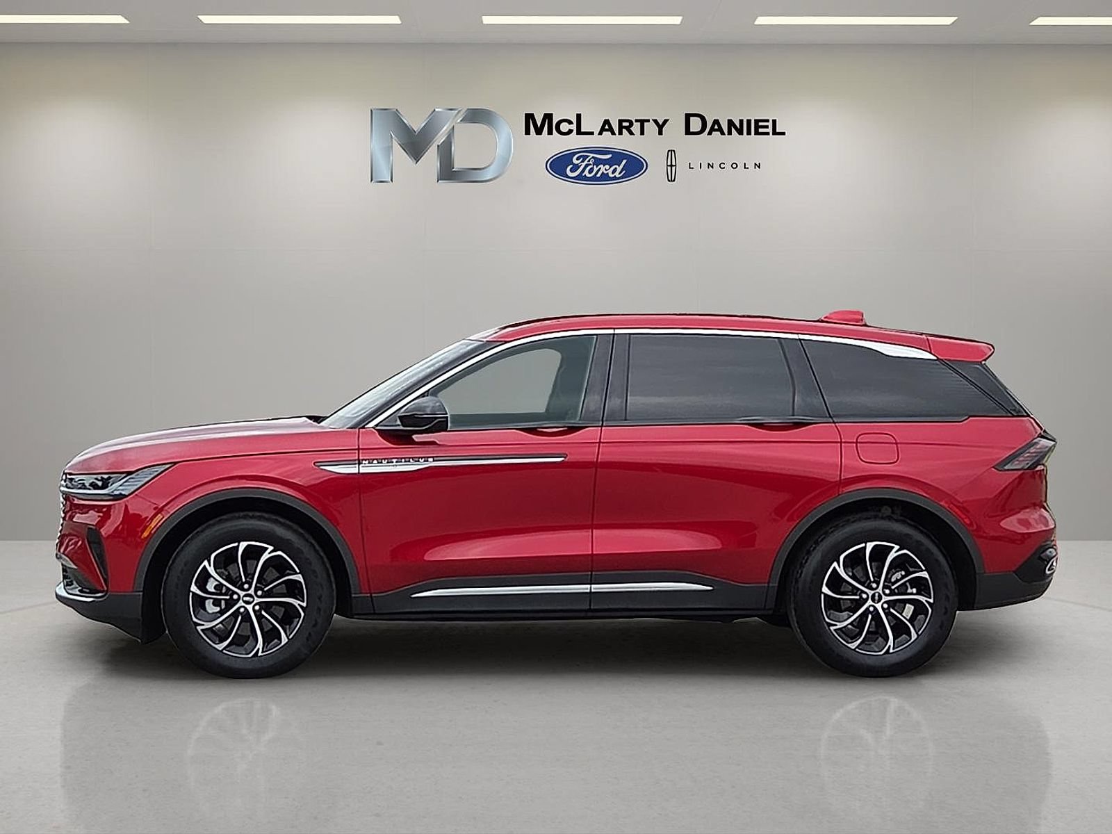 Used 2025 Lincoln Nautilus Premier AWD/4WD video 3