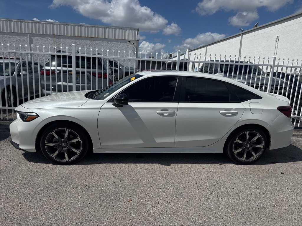 Used 2025 Honda Civic Sport Touring image 2