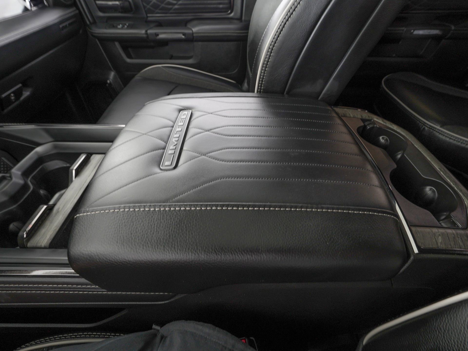 Used 2025 RAM 3500 Limited image 29