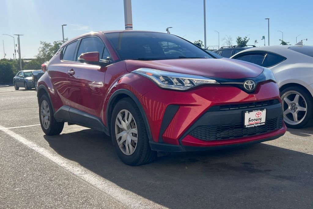 Used 2020 Toyota C-HR LE FWD image 2